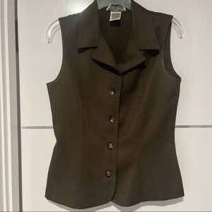 La Belle Fashions vintage brown button up v-neck best / sleeveless blouse